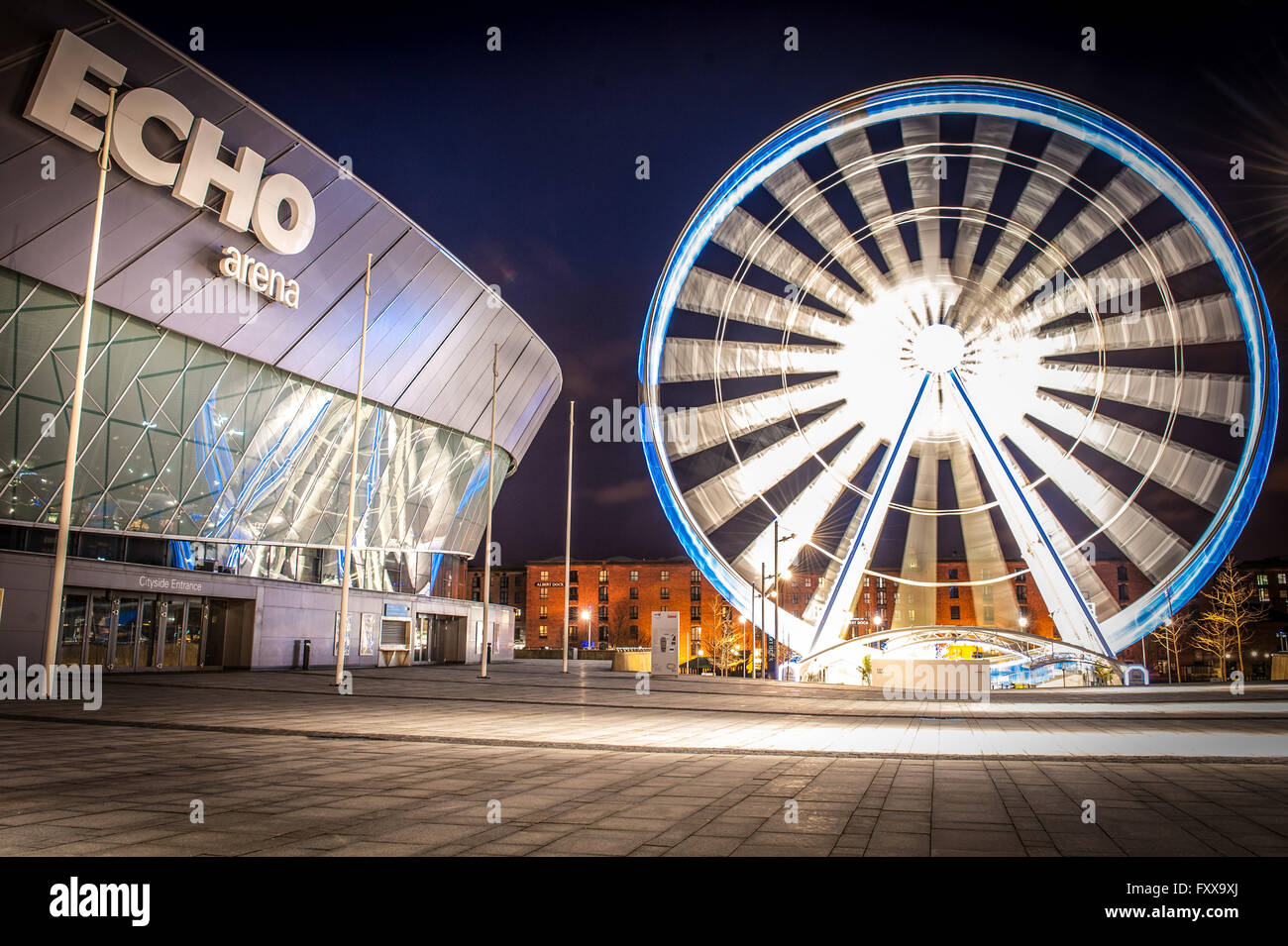 Ruota di Liverpool e Echo Arena il 19 settembre 2012 a Liverpool, in Inghilterra, Regno Unito. Foto Stock