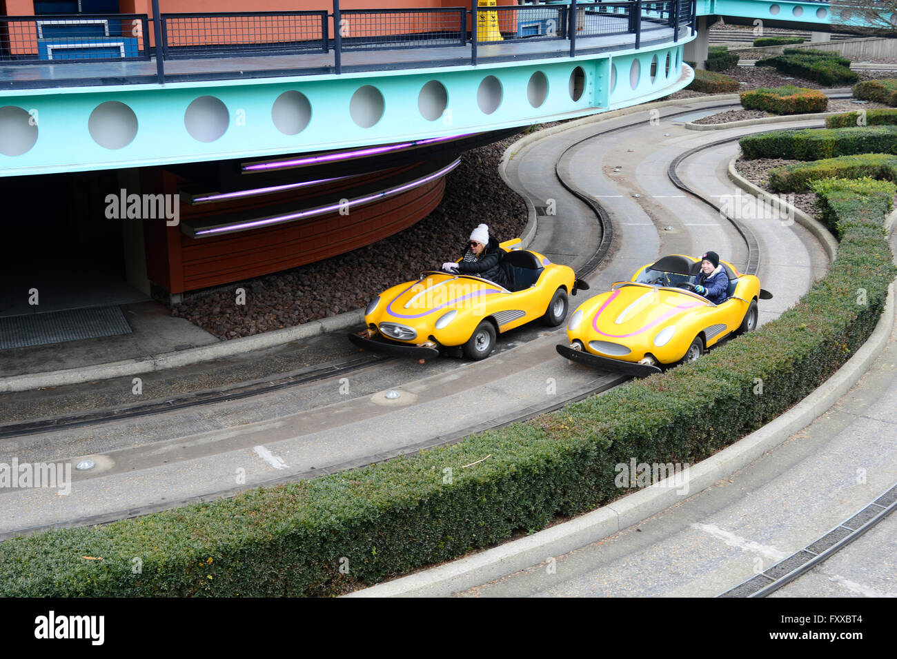Disneyland Paris astrocoupe vetture gialle Foto Stock