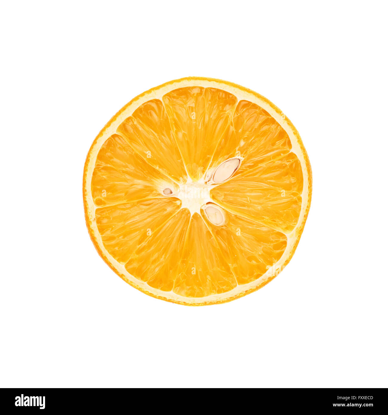 Arancio secchi tagliati a metà isolato su sfondo bianco Foto Stock