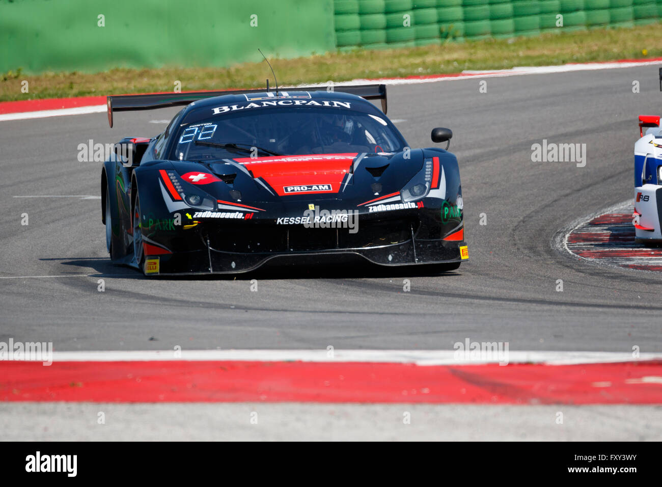 Misano Adriatico, Italia - 10 Aprile 2016: la Ferrari 488 GT3 del Kessel Racing Team Foto Stock