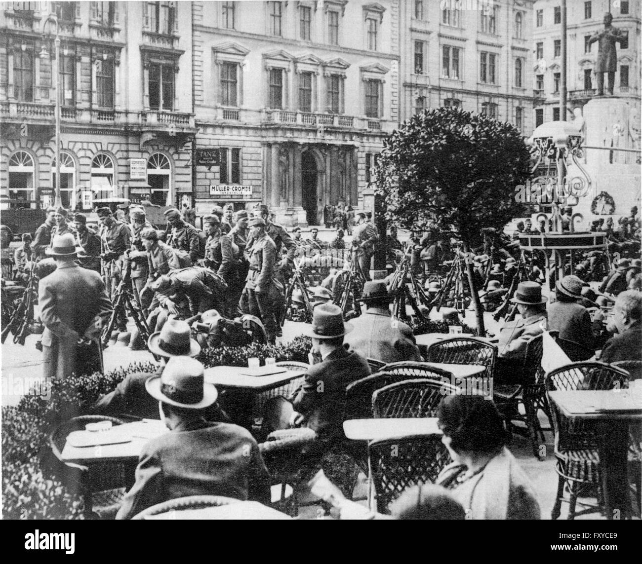 Demonstrationsverbot am Ersten Mai 1933 Foto Stock