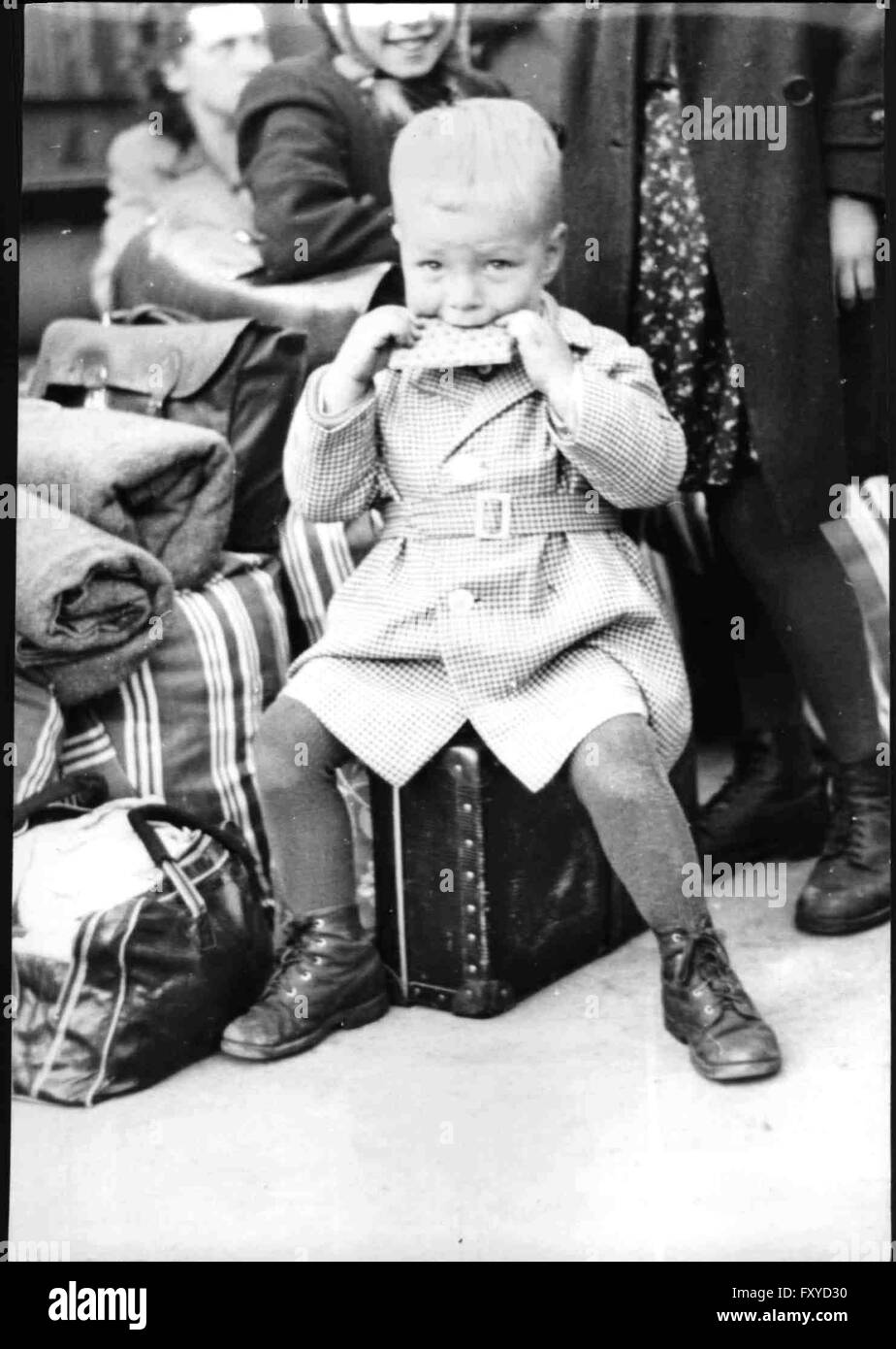 Landverschickte Wiener kehren Kinder heim Foto Stock