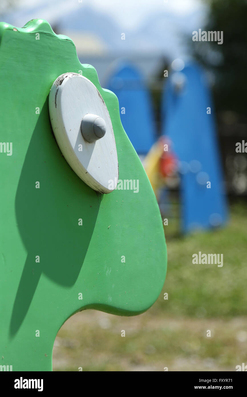 Attività vuota in un parco giochi per bambini in estate Foto Stock