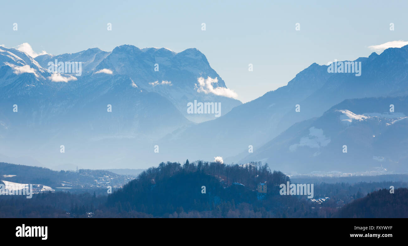 Frosty mattina nelle montagne alpine in Austria Foto Stock