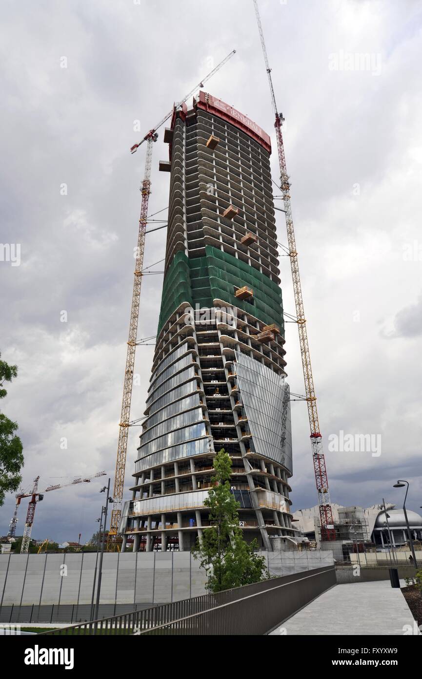 Milano, Italia, nuovo quartiere CityLife, la torre Hadid, nuova sede della compagnia di assicurazioni azienda Foto Stock