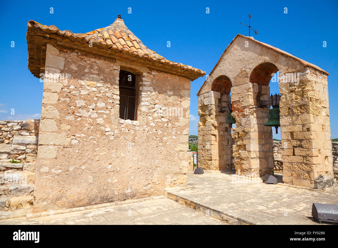 Piano superiore della fortezza medievale antica città di Calafell, Spagna Foto Stock