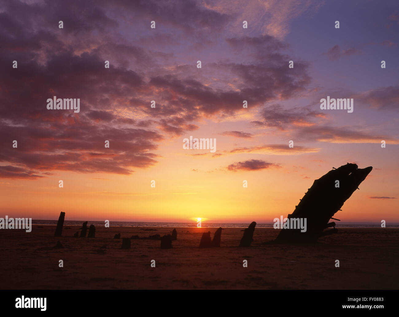 Helvetia naufragio Rhossili beach sunset Penisola di Gower Swansea County South Wales UK Foto Stock