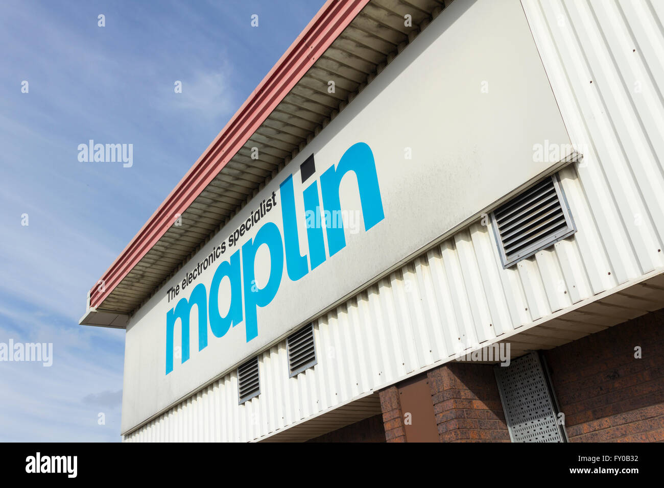 Segno sulla parte esterna del la Maplin store, Manchester Road, Bolton. Maplin sono un rivenditore di elettronica. Foto Stock