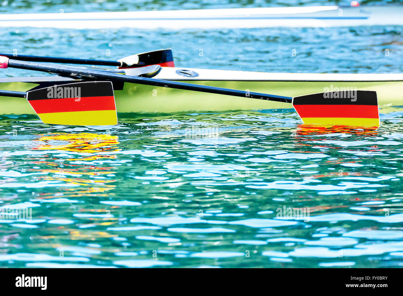 Tre palette tedesco con stemma etichetta tuffarsi in acqua Foto Stock