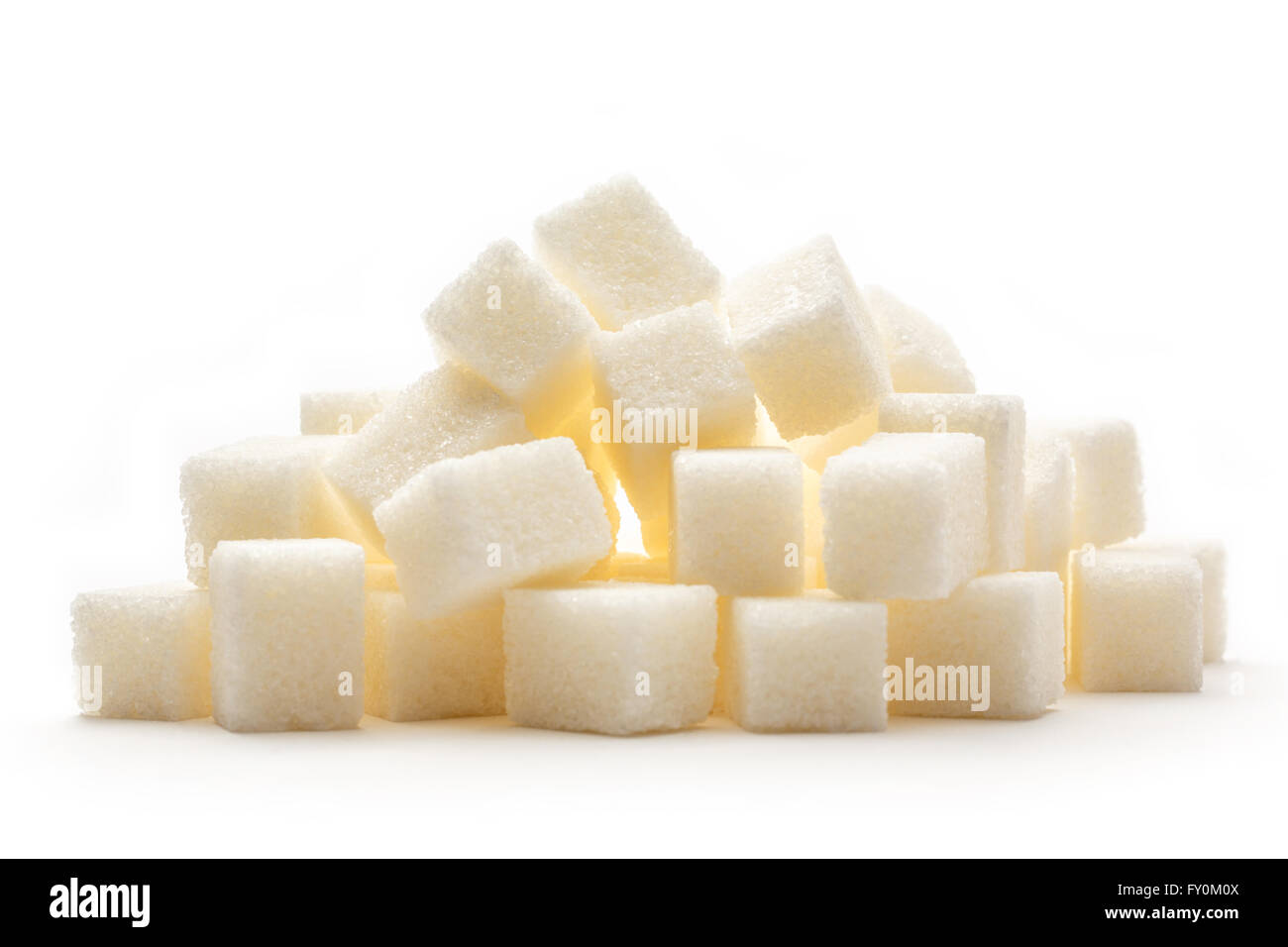 Cubetti di zucchero su sfondo bianco Foto Stock