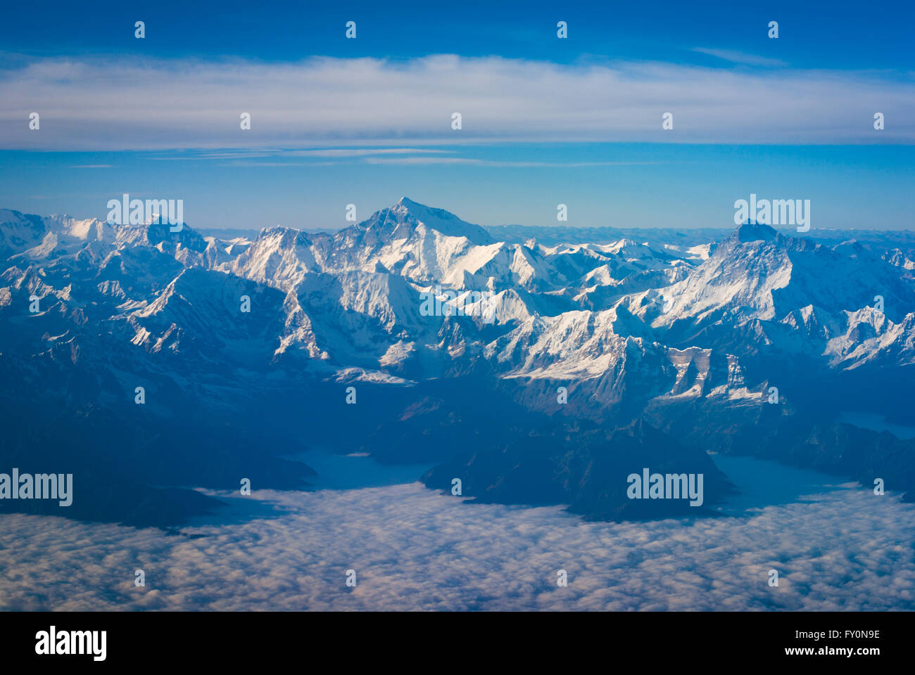 Volando sopra la gamma di Himalayan en route da Paro, Bhutan a Kathmandu, Nepal Foto Stock