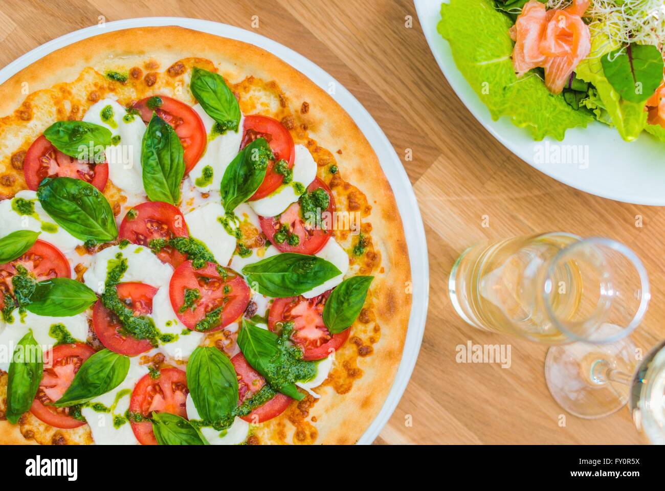 Margarita pizza italiana. Pizza Closeup Photo. Il cibo italiano. Foto Stock