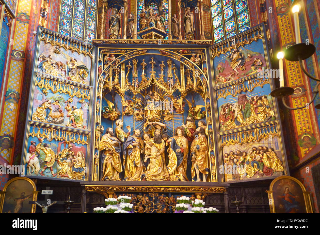Chiesa della Madonna Assunta in Cielo (St. Chiesa di Maria), Interno della Basilica, Cracovia, in Polonia, in Europa (UNESCO) Foto Stock