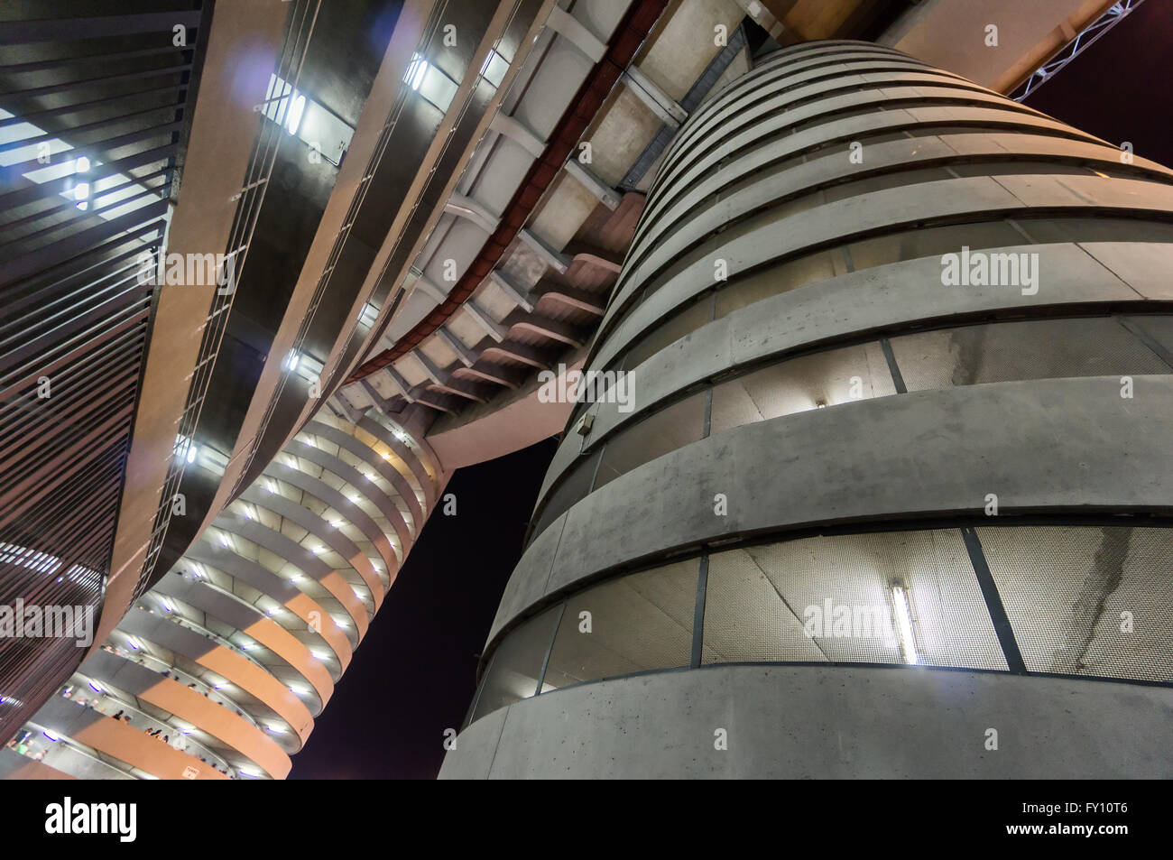 Milano, Italia - Luglio 2014: Colonna di dallo stadio di San Siro. Stadio è la casa delle squadre Milan e Inter. Foto Stock