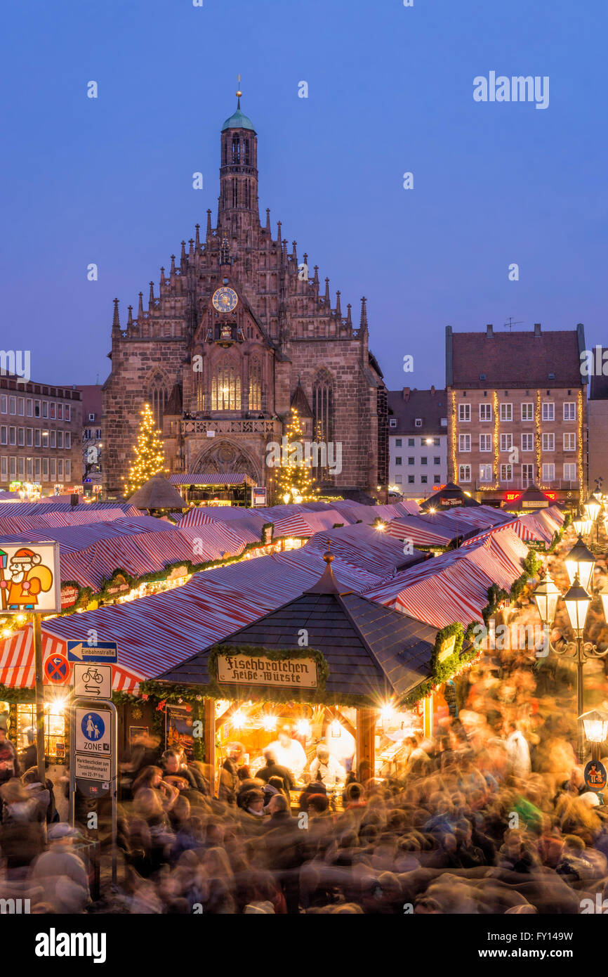 Il Mercatino di Natale , Christkindlesmarkt, Christkindlmarkt, Hauptplatz, Norimberga , Norimberga, Germania Foto Stock