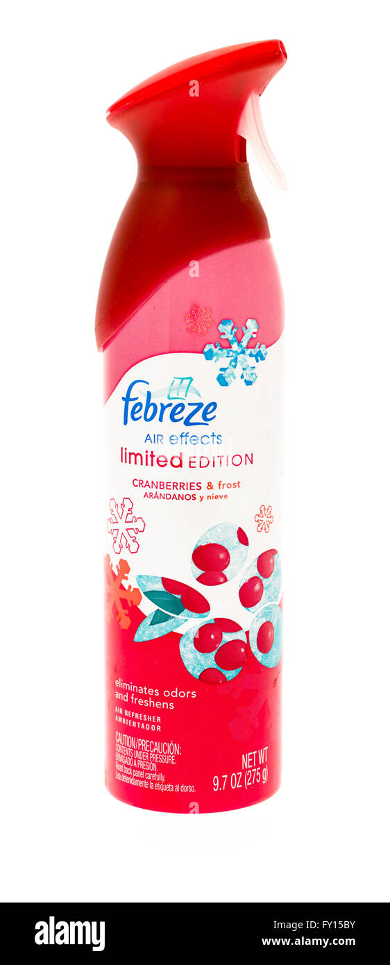 Winneconne, WI - 19 Aprile 2015: Bottiglia di deodorante spray Febreeze limited edition di mirtilli rossi e odore di brina. Foto Stock