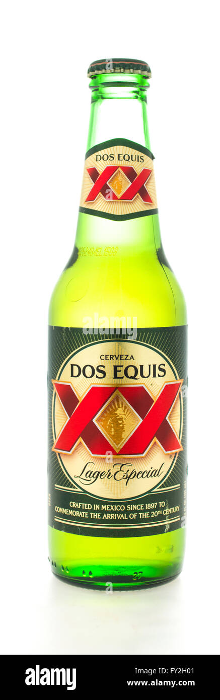 Winneconne, WI - 3 Febbraio 2015: Dos Equis birra veniva prodotta nel 1890 e situato a Monterrey in Messico. Foto Stock