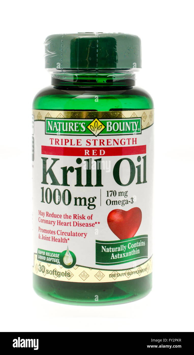 Winneconne, WI - 26 Nov 2015: Bottiglia di olio di krill realizzato dalla natura e il Bounty. Foto Stock