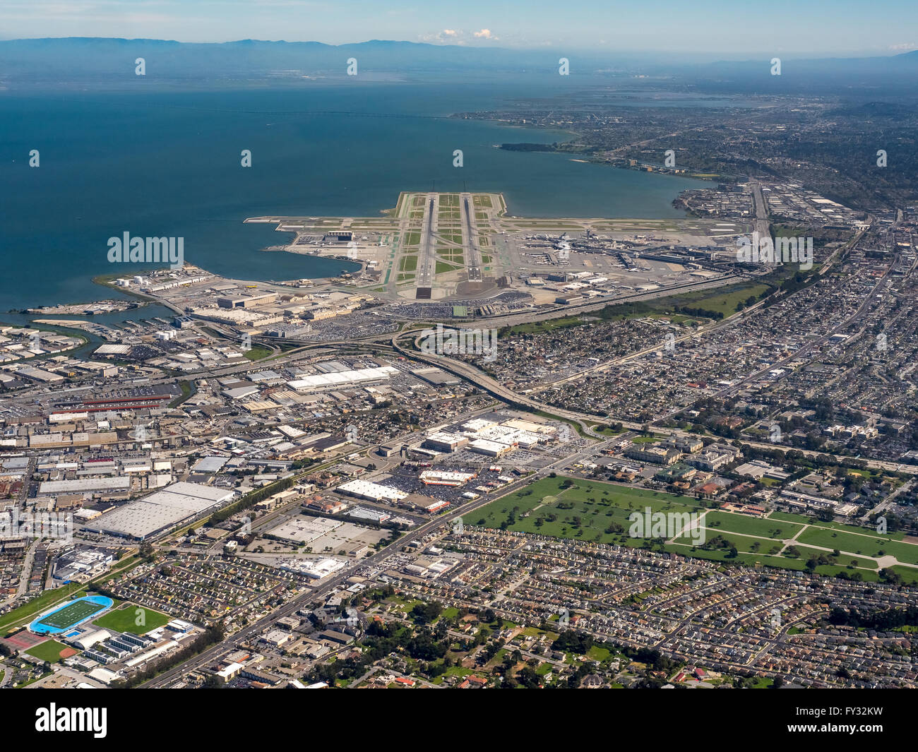 Vista aerea, l'Aeroporto Internazionale di San Francisco, nella Baia di San Francisco, California, Stati Uniti d'America Foto Stock