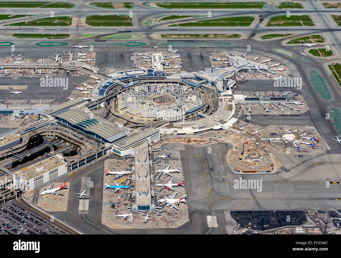 Vista aerea, l'Aeroporto Internazionale di San Francisco, nella Baia di San Francisco, California, Stati Uniti d'America Foto Stock