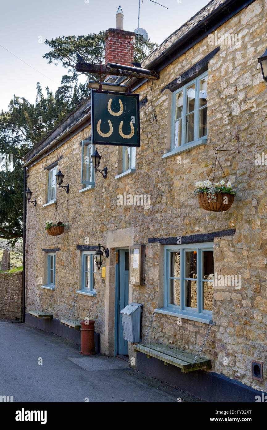 Tre ferri di cavallo Inn, Batscombe, Somerset Foto Stock