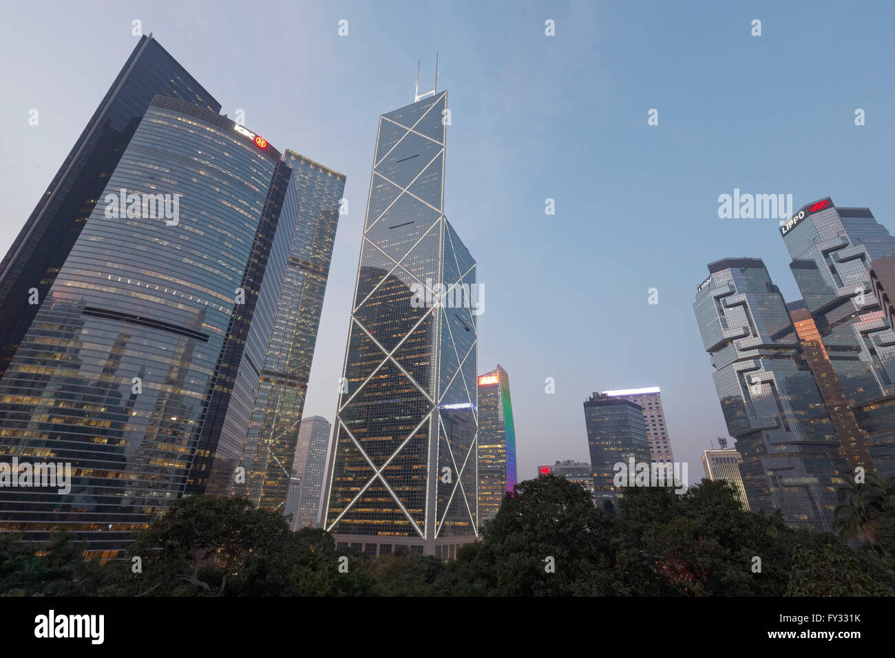 ICBC Tower, Bank of China Tower al tramonto, Lippo Center, distretto centrale, Isola di Hong Kong, Hong Kong, Cina Foto Stock