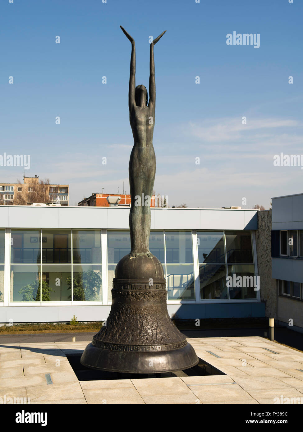 'Sacrifice' è una statua di bronzo eretto per commemorare la morte del popolo lituano dall'Unione sovietica. Foto Stock