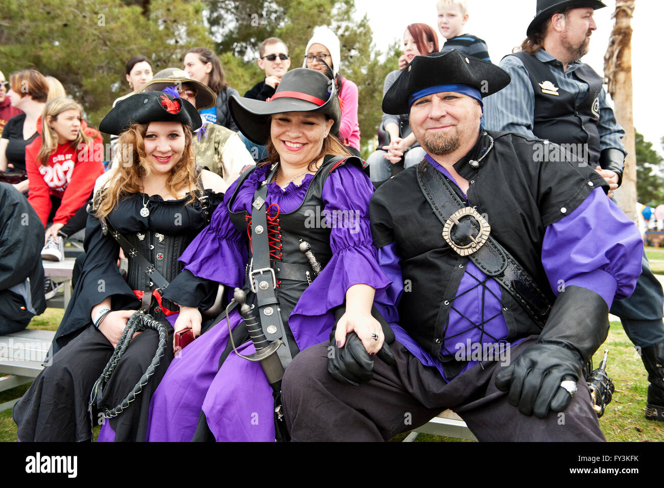 I partecipanti vestiti come pirati al Las Vegas Pirate Fest a Lorenzi Park aprile 8-9-10, 2016 Foto Stock