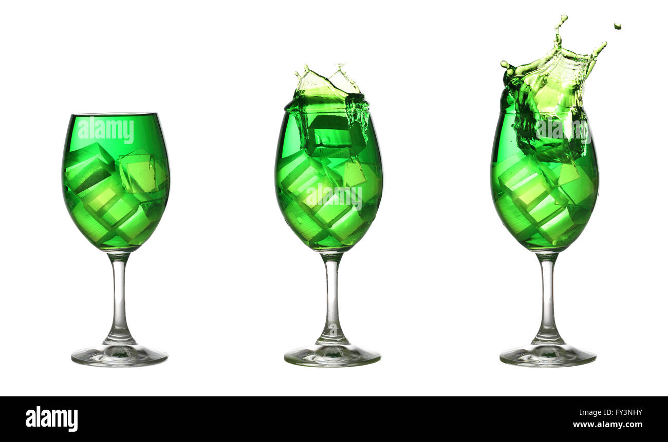 Acqua verde del vetro del vino in tre stili di isolato su sfondo bianco con i tracciati di ritaglio. Foto Stock