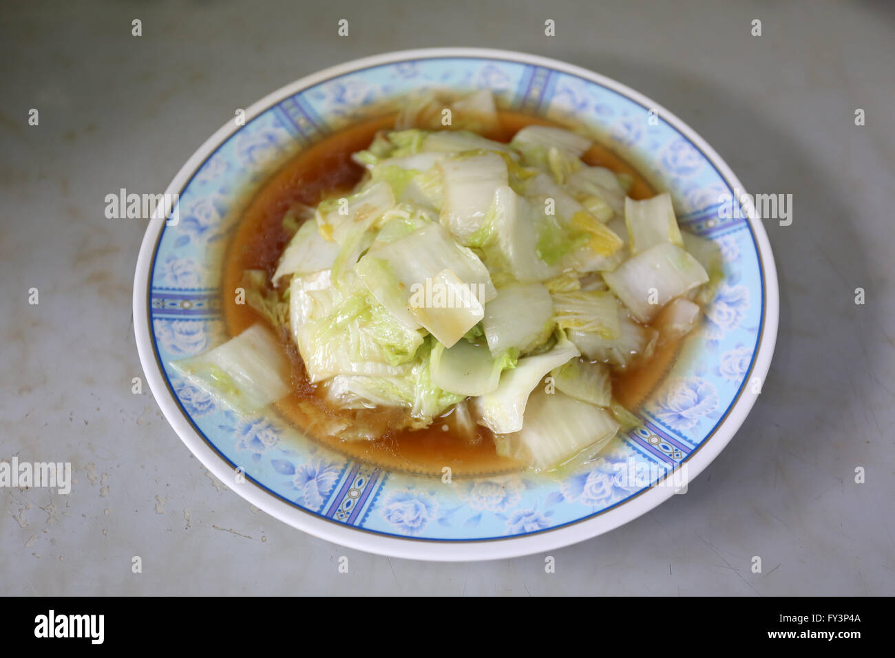 Lattuga in pasta salsa di soia nel piatto,questo è un cibo tailandese. Foto Stock