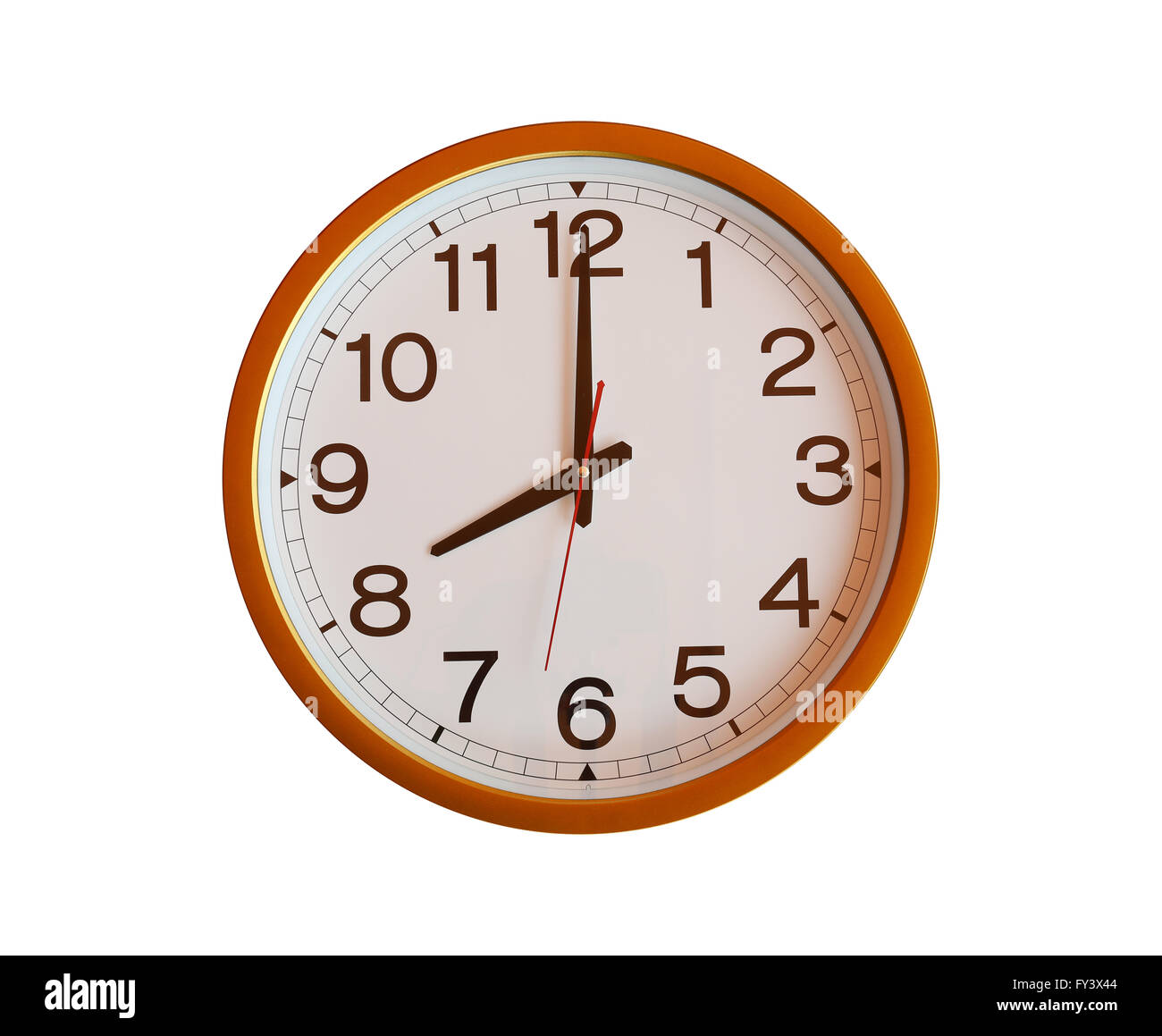 Arancione orologio da parete isolata in otto su sfondo bianco. Foto Stock