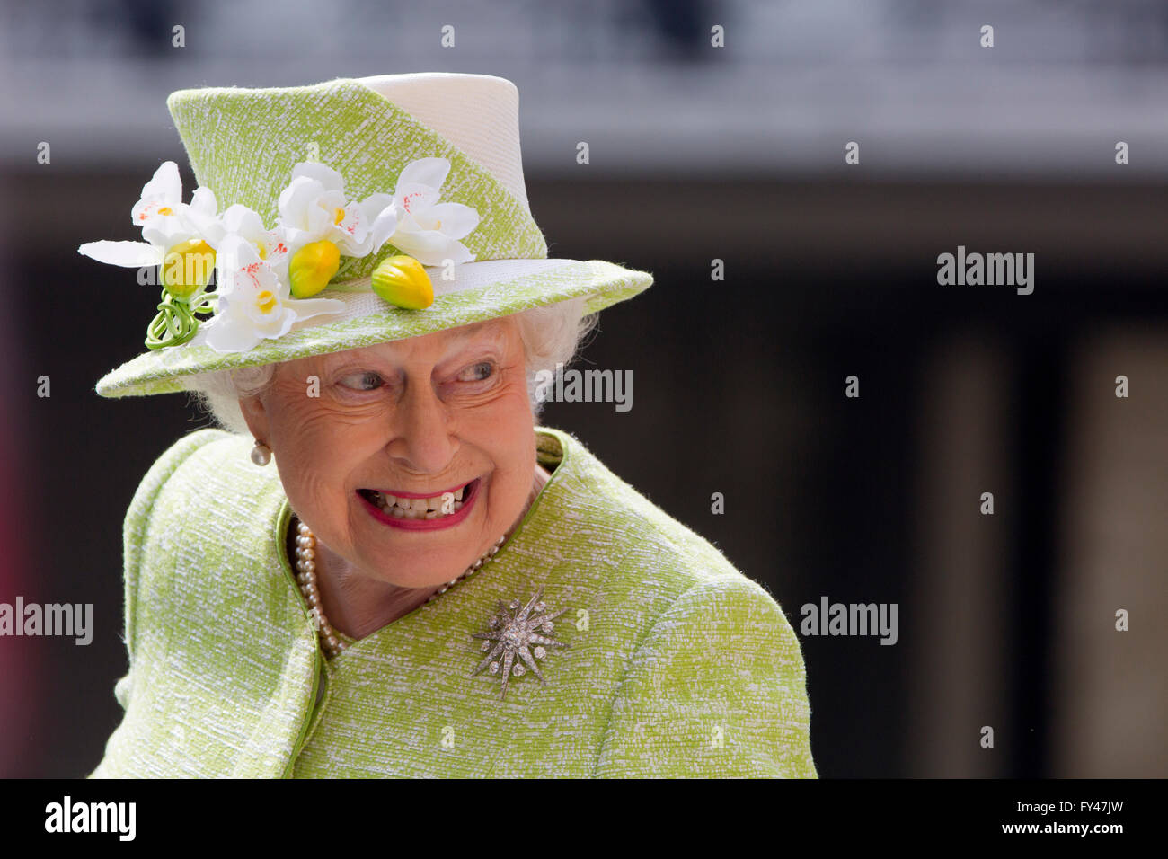 Windsor, Regno Unito. Il 21 aprile 2016. La regina Elisabetta II per il suo novantesimo compleanno in Windsor, UK Credit: Carla Rees/Alamy Live News Foto Stock