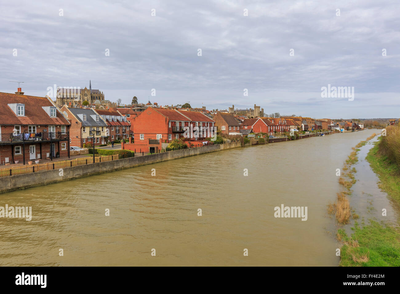 Storico e distintivo intorno al Castello di Arundel, Regno Unito Foto Stock