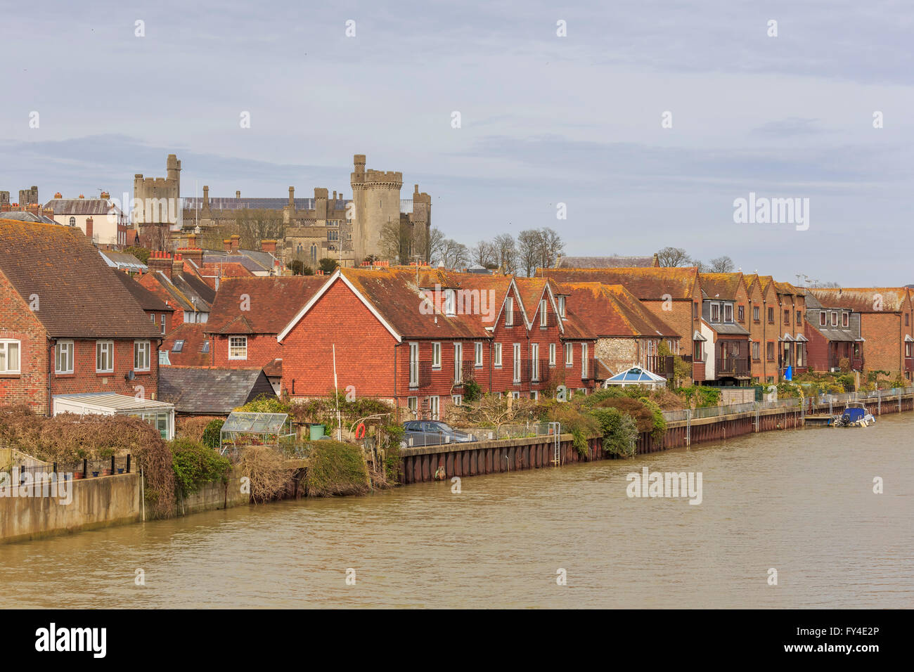Storico e distintivo intorno al Castello di Arundel, Regno Unito Foto Stock