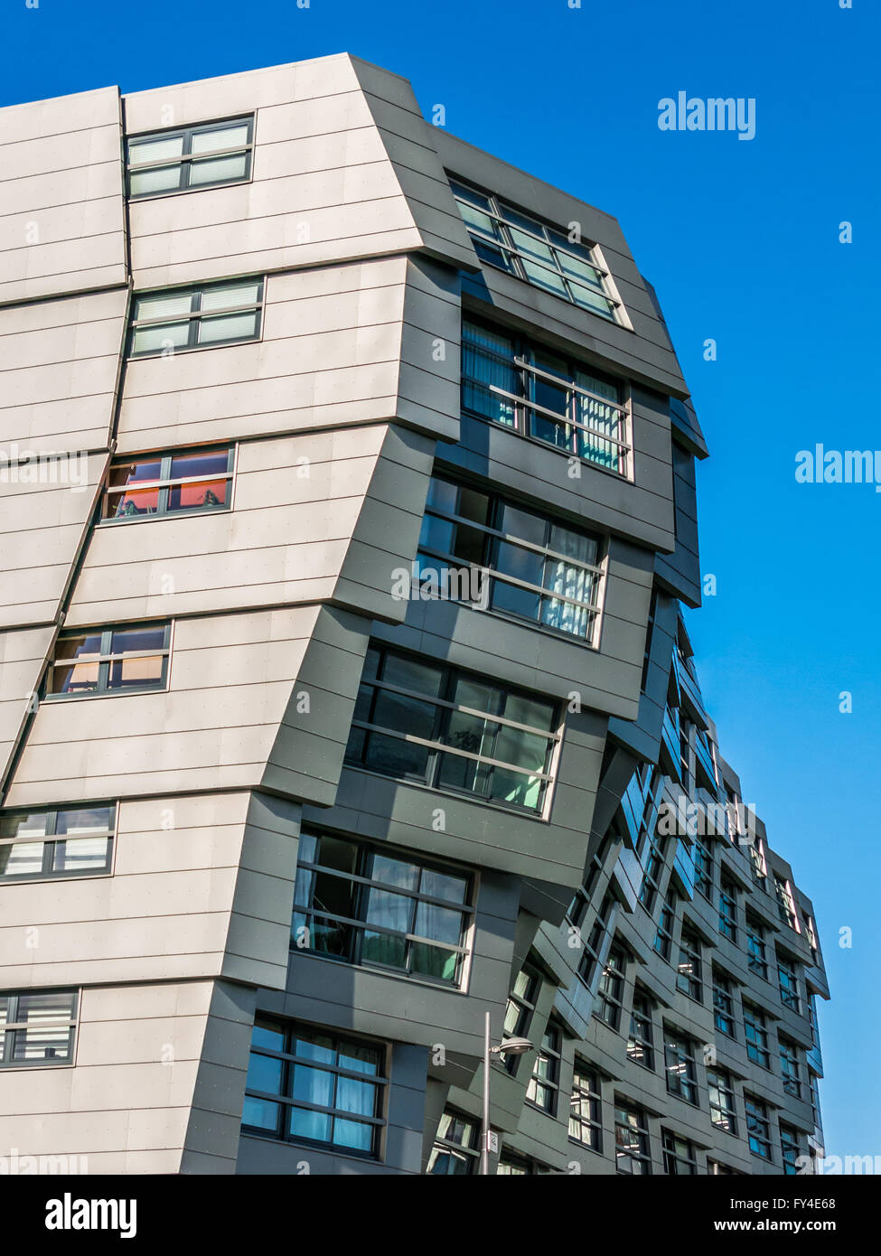 Dettaglio di edilizia residenziale di Wave nel centro di Almere-City vicino ad Amsterdam, Paesi Bassi Foto Stock