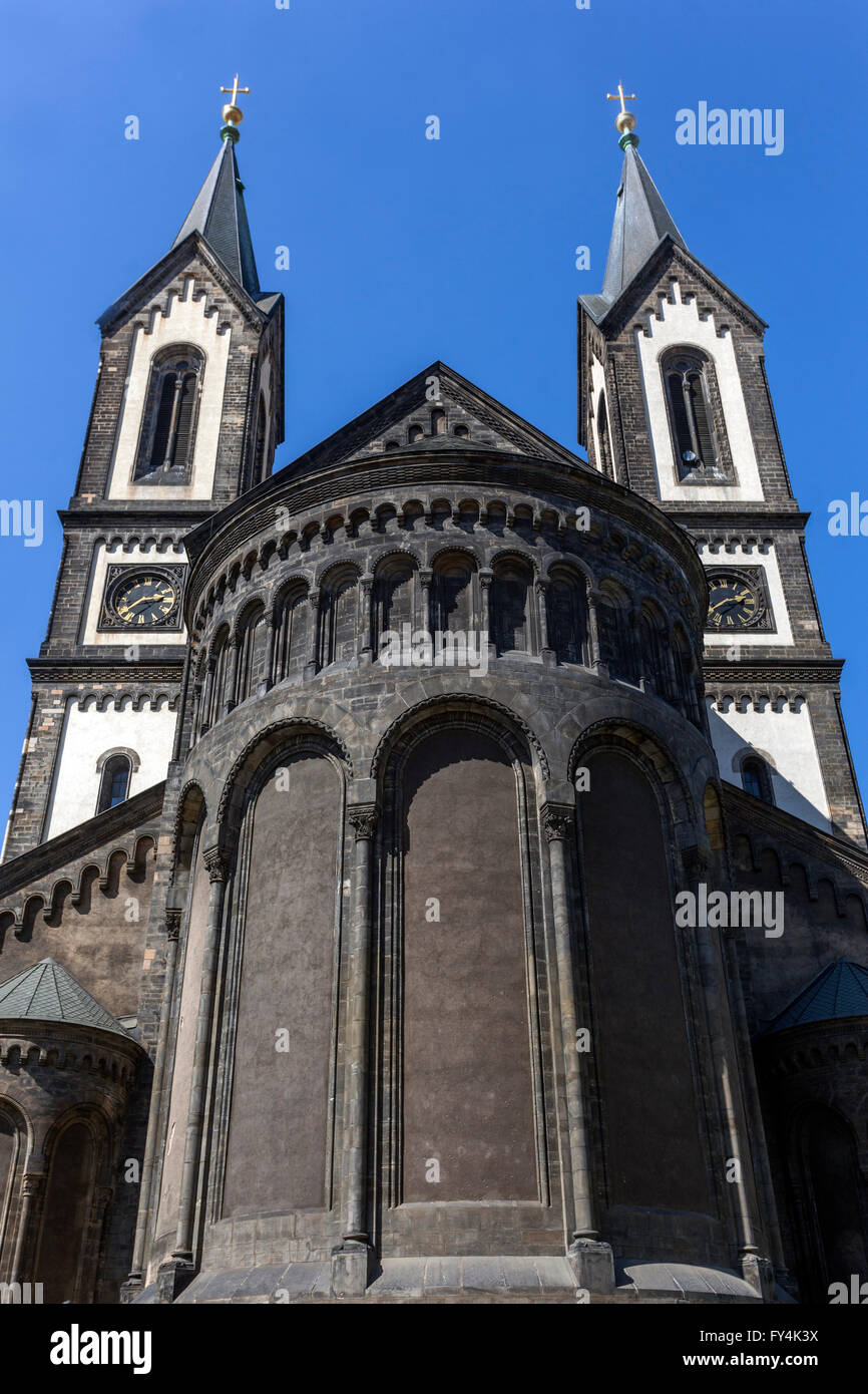 Chiesa dei Santi Cirillo e Metodio in piedi sul Karlinske Namesti square, Karlin Praga, Repubblica Ceca Foto Stock