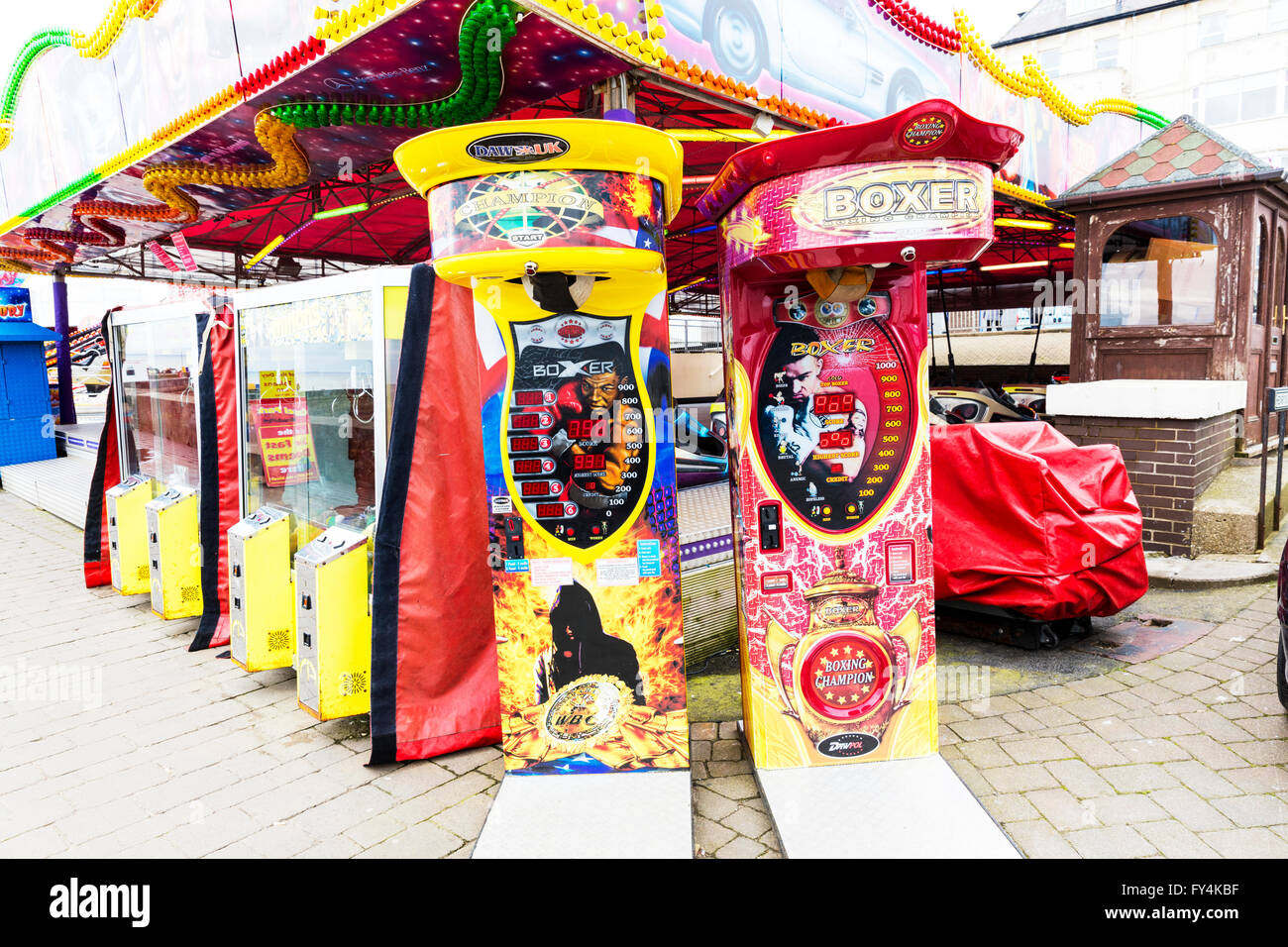 Borsa di punzone fiera gioco di punzonatura macchine macchina Bridlington Yorkshire Regno Unito Inghilterra città costiera di città Foto Stock