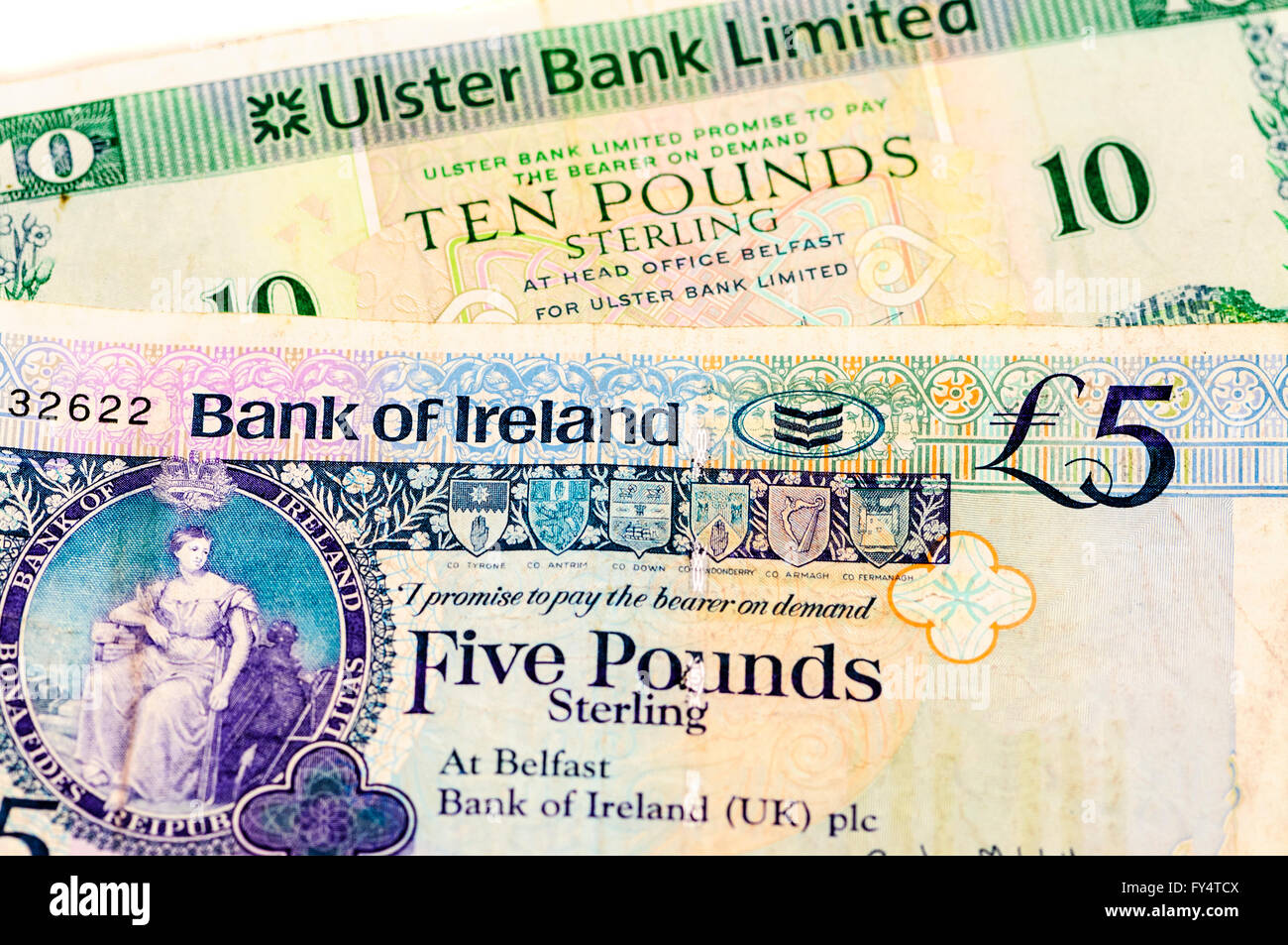 Ulster Bank e Banca d'Irlanda banconote, come utilizzato in Irlanda del Nord. Foto Stock
