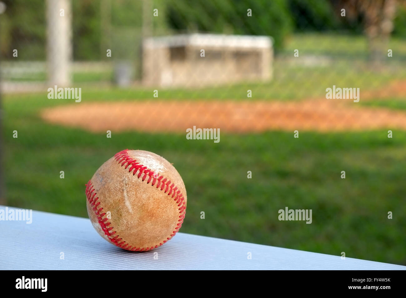 Viste di baseball con una piroga in background Aprile 2016 Foto Stock