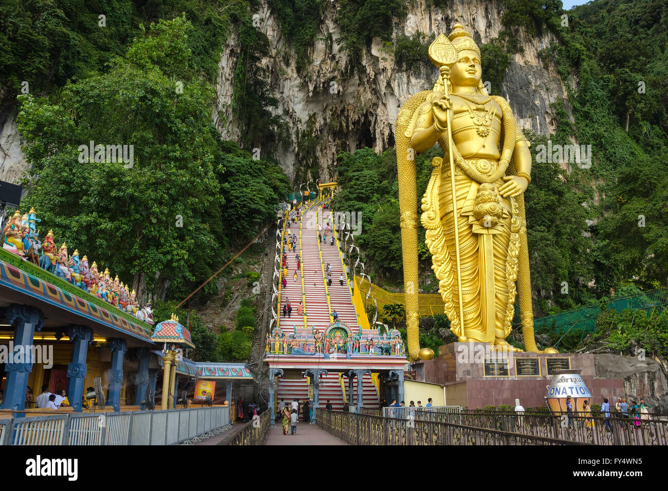 Grotta di Batu, Malesia - Statua di Lord Murugan a Grotte Batu in Malaysia. Foto Stock