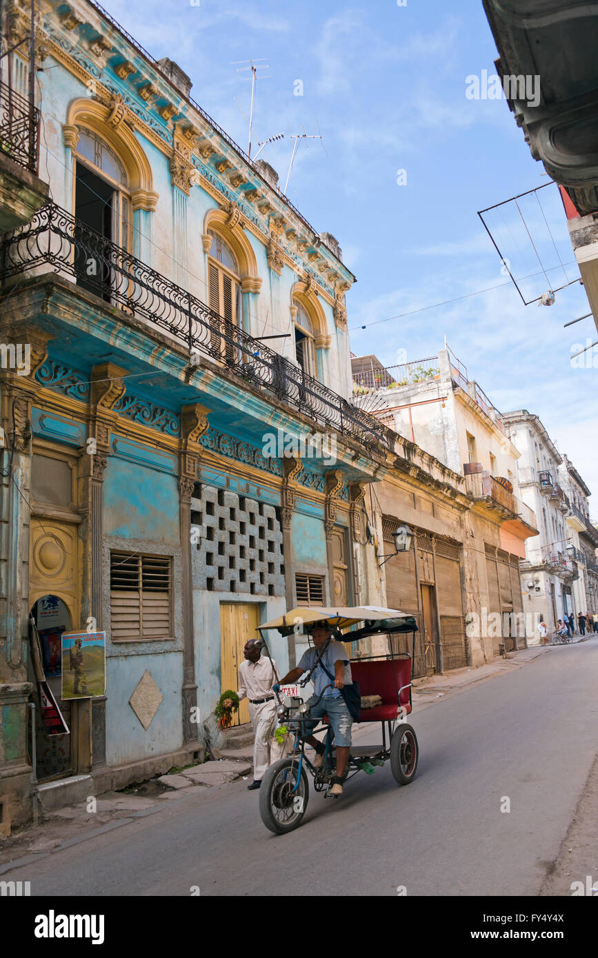 Vie di verticale nella Vecchia Havana, Cuba. Foto Stock