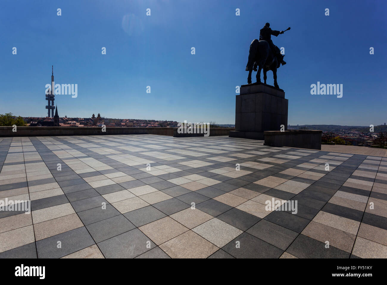Monumento nazionale con una statua equestre di Jan Zizka, il leader Ussita, colle Vitkov, Zizkov, Praga, Repubblica Ceca Foto Stock