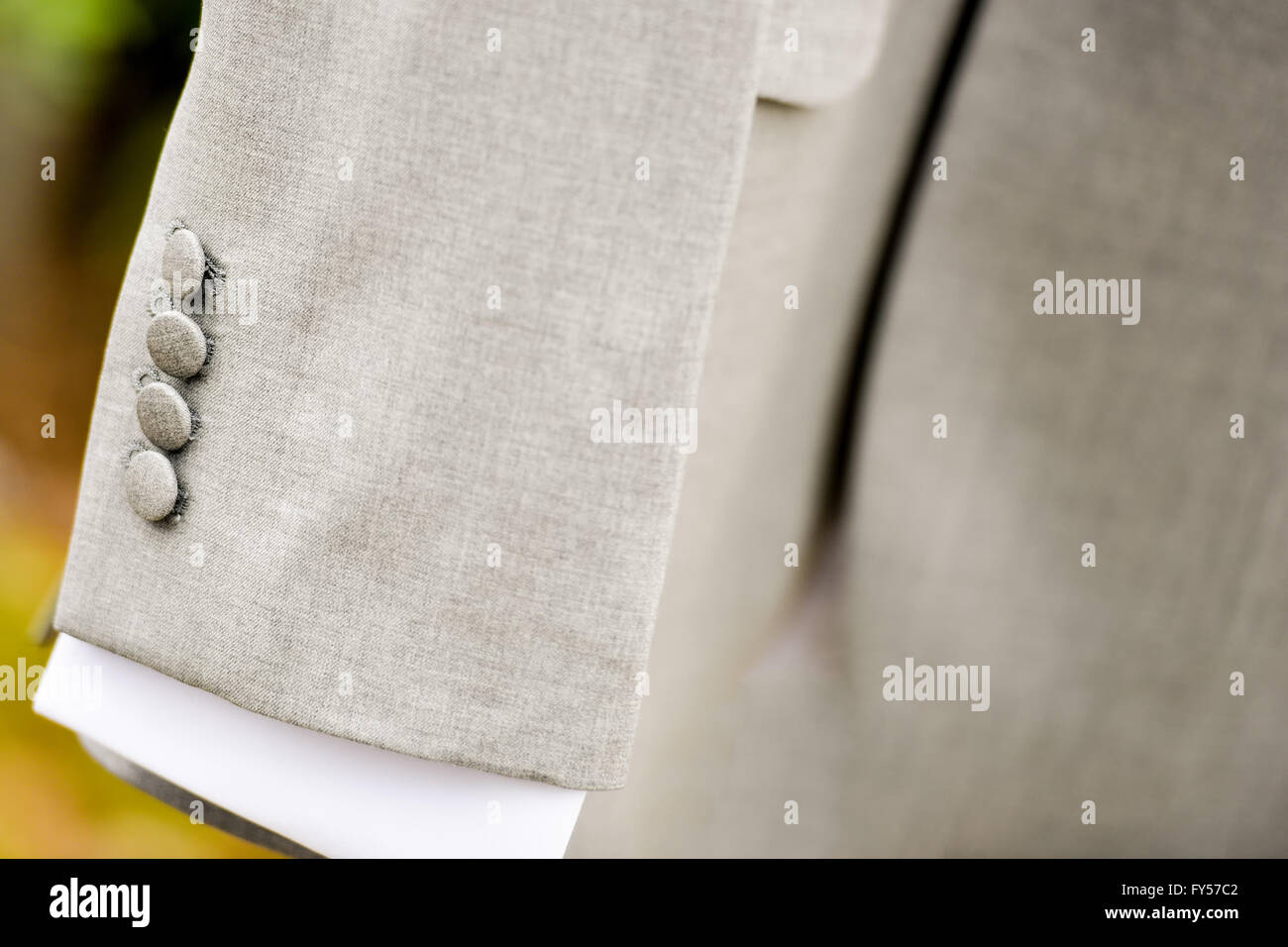 Manicotto grigio tuta ricoprire nella luce naturale Foto Stock