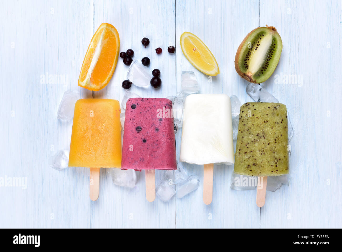 In casa congelati gelati popsicles da frutti, vista dall'alto Foto Stock