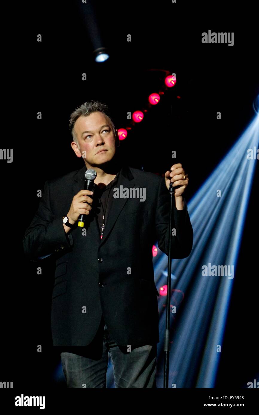 Teenage Cancer Trust commedia notte su 19/04/2016 presso la Royal Albert Hall di Londra. Nella foto: Stewart Lee. Foto di Julie Edwards Foto Stock