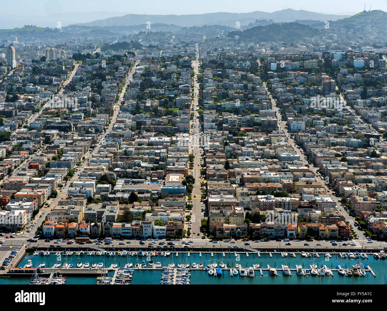 Vista aerea, si affaccia sulla marina e il Pacific Heights distretto con Divisadero Street, Scott Street e Broderick Street Foto Stock