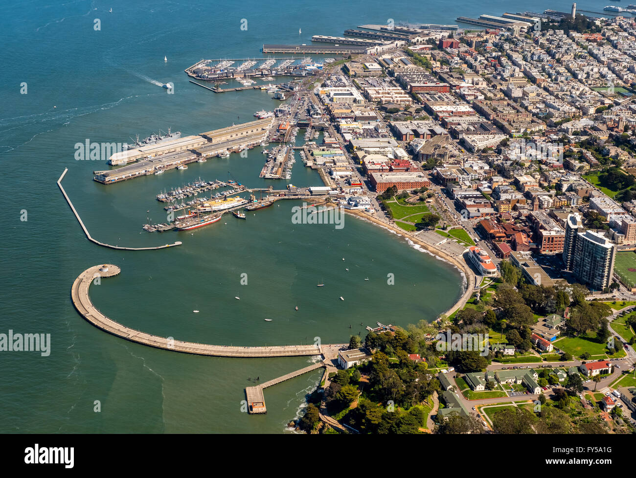 Vista Aerea della Marina e Fisherman's Wharf di San Francisco San Francisco Bay Area, California, Stati Uniti d'America Foto Stock