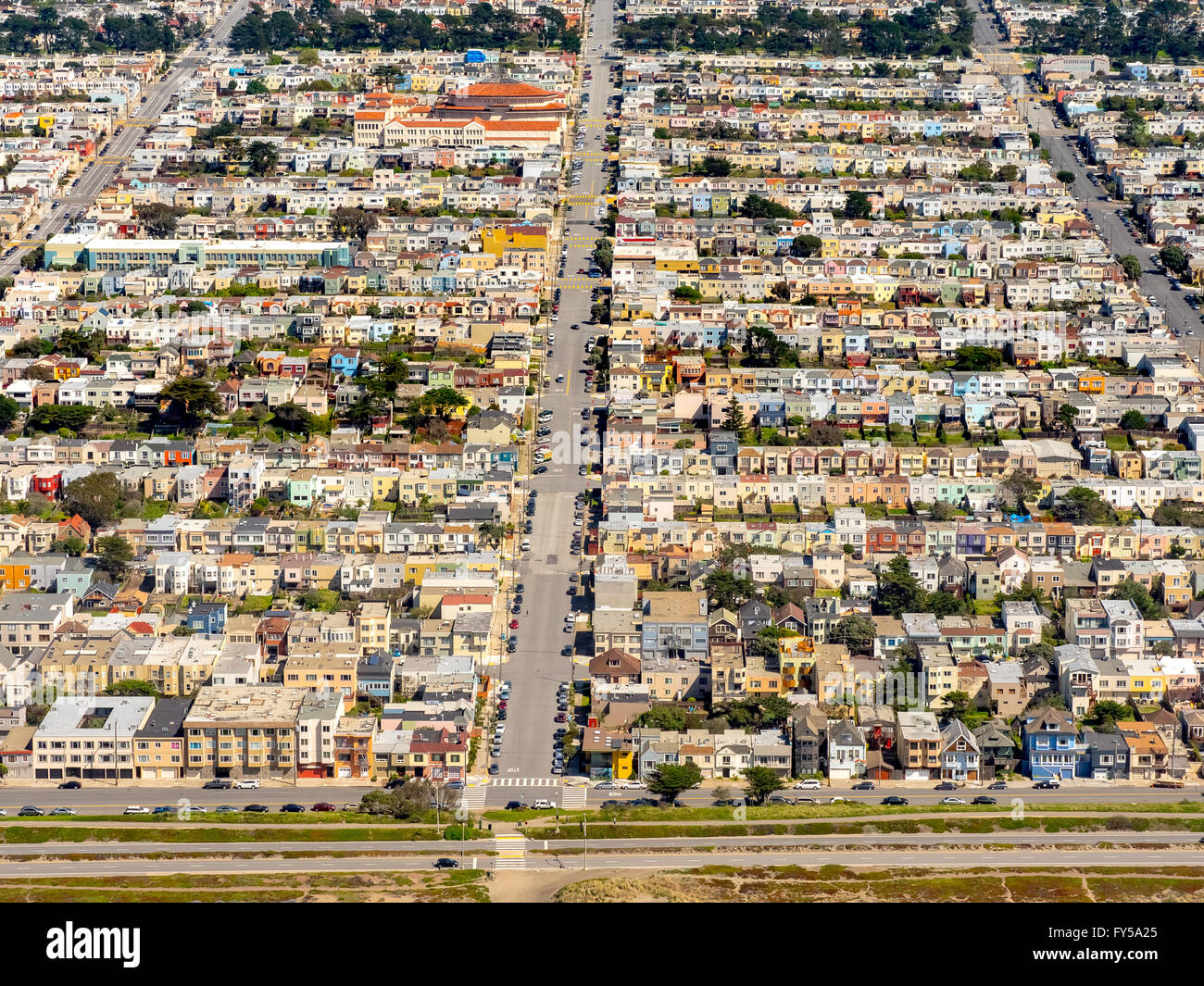 Vista aerea, piccole staccate, abitazioni monofamiliari a Città Doelger, esterno al tramonto, distretto suburbano nel West di San Francisco Foto Stock