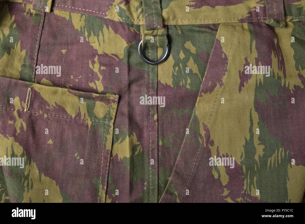 Pantalone mimetico sfondo. Tema militare Foto Stock