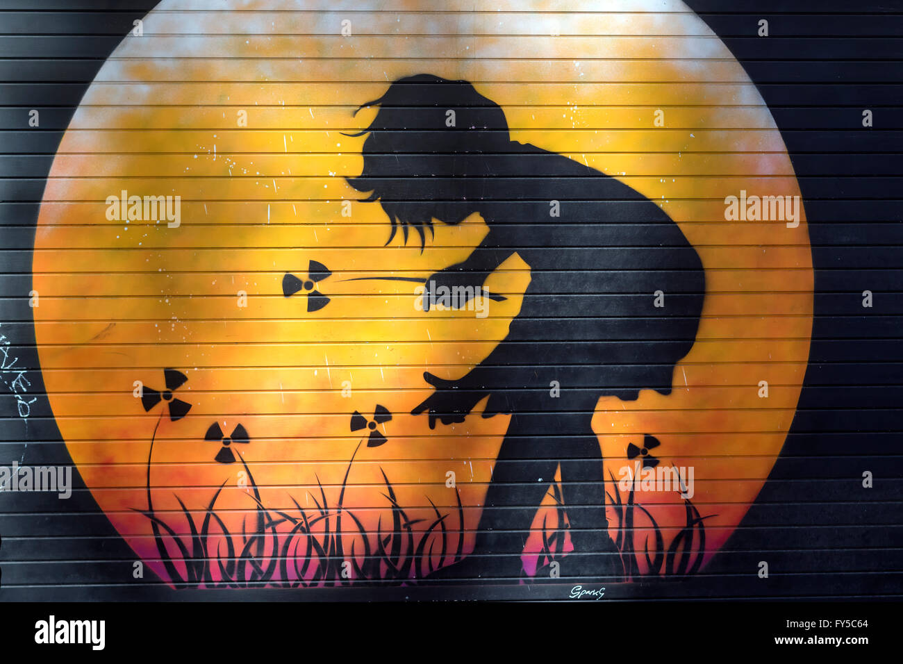 Incredibile graffiti sullo sportello in Hanbury Street off Brick Lane Foto Stock